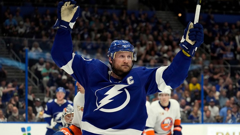Le Lightning de Tampa Bay n'a pas choisi de recruter à temps le capitaine Steven Stamkos